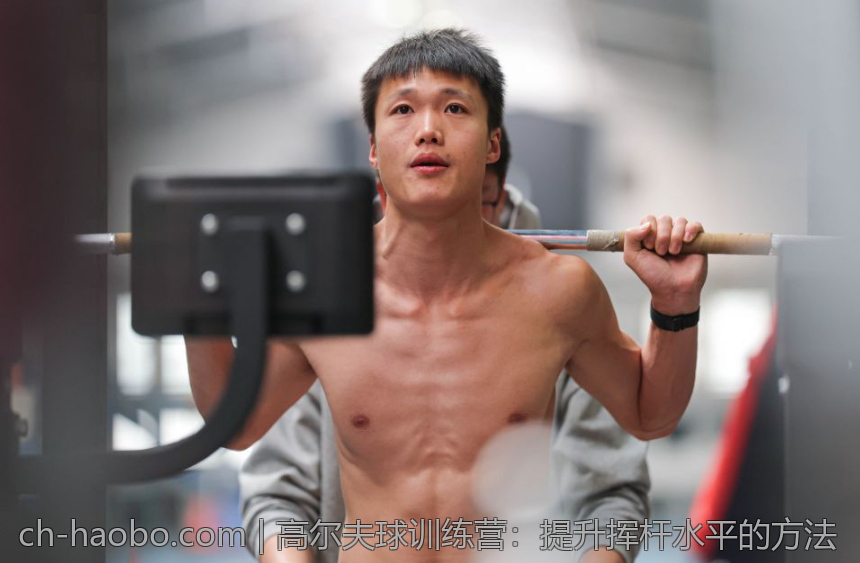 高尔夫球训练营：提升挥杆水平的方法